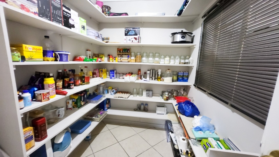 4 Bedroom Property for Sale in Wilgenhof Free State